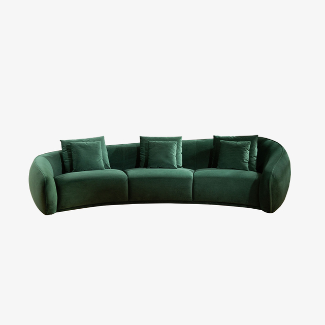Canapé trois places incurvé moderne en velours vert foncé avec oreillers pour le salon