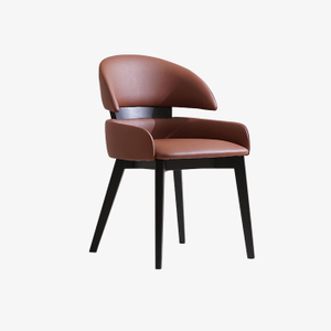 Chaise de salle à manger à oreilles rembourrée en cuir marron moderne avec pieds en bois