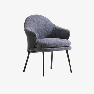 Fauteuil de salle à manger contemporain à dossier incurvé bleu tapissé