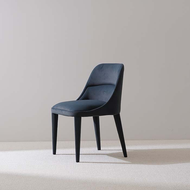 Chaise de salle à manger moderne tapissée de velours bleu