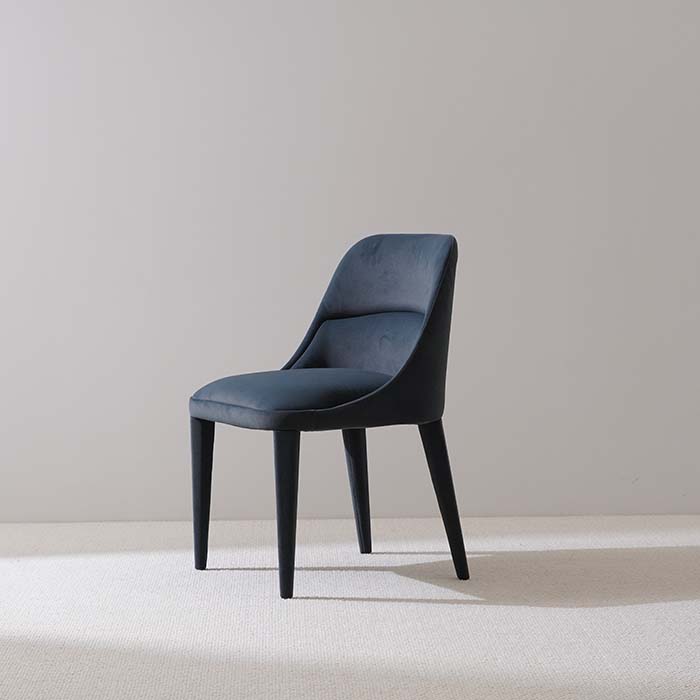 Chaise de salle à manger moderne tapissée de velours bleu