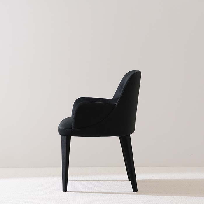 Fauteuil de salle à manger à dossier rembourré en velours noir minimaliste moderne