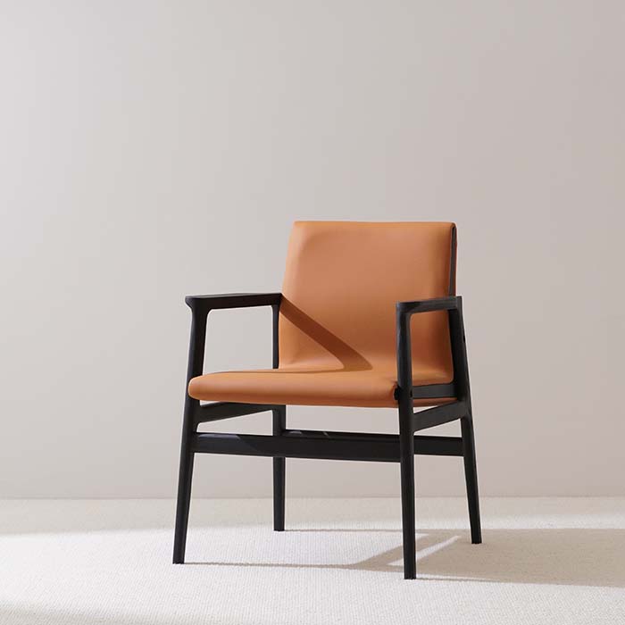 Fauteuil de salle à manger moderne rembourré en cuir marron clair