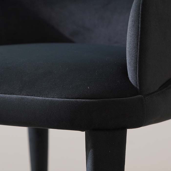 Fauteuil de salle à manger à dossier rembourré en velours noir minimaliste moderne