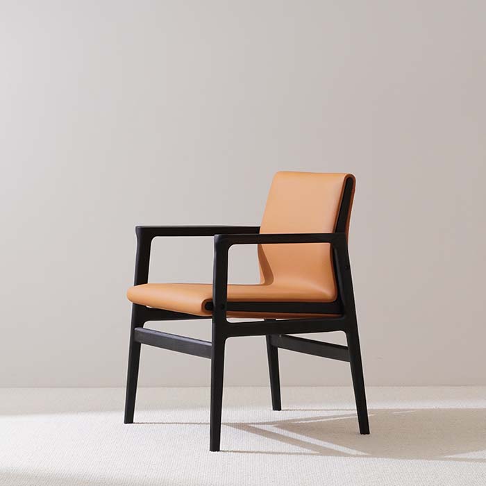 Fauteuil de salle à manger moderne rembourré en cuir marron clair