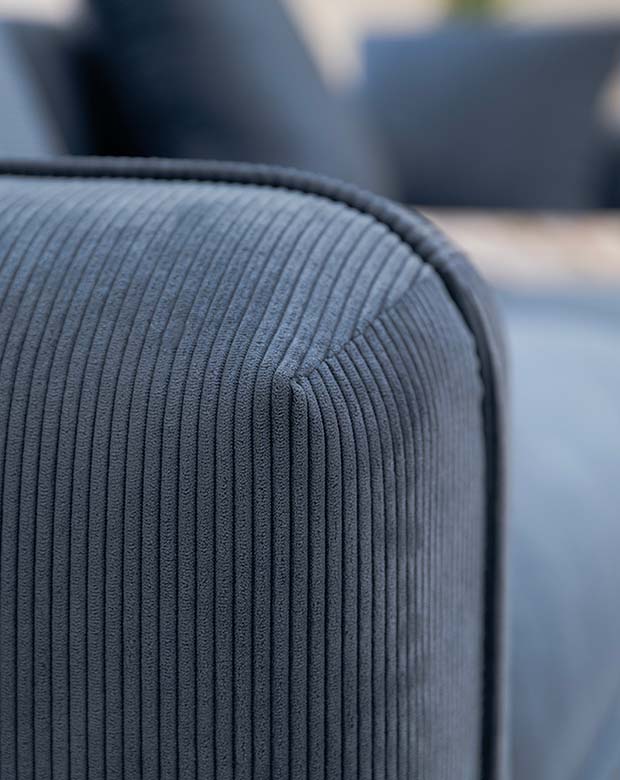 canap&eacute; et causeuse modernes