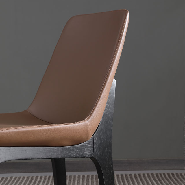 Chaise de salle à manger sans accoudoirs en cuir marron