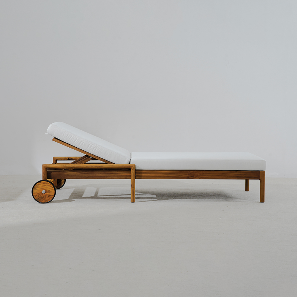 Chaise longue d'extérieur réglable avec coussin